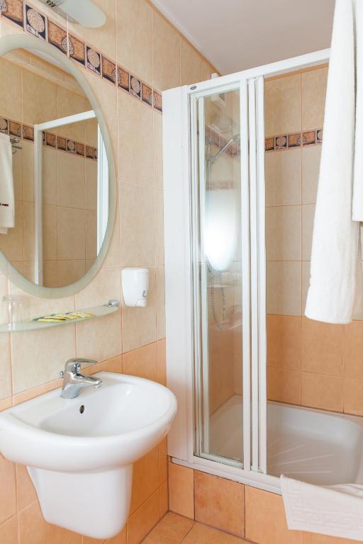 Hotel Rebajlo Piła Eksteriør bilde
